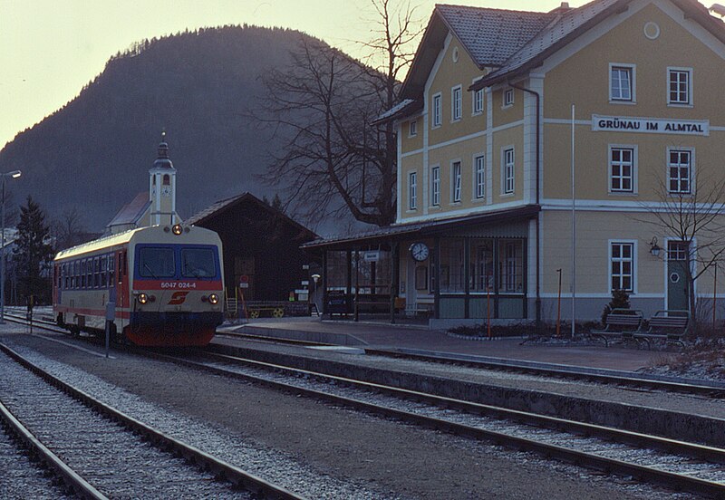 File:09.02.92 Grünal in Almtal 5047.024 (7183594383).jpg