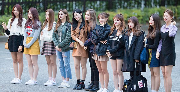 I.O.I in October 2016 From left to right: Nayoung, Yeonjung, Mina, Jieqiong, Chaeyeon, Somi, Sejeong, Chungha, Yoojung, Sohye, and Doyeon