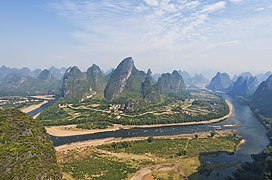桂林漓江的山水风景为喀斯特地貌的著名代表