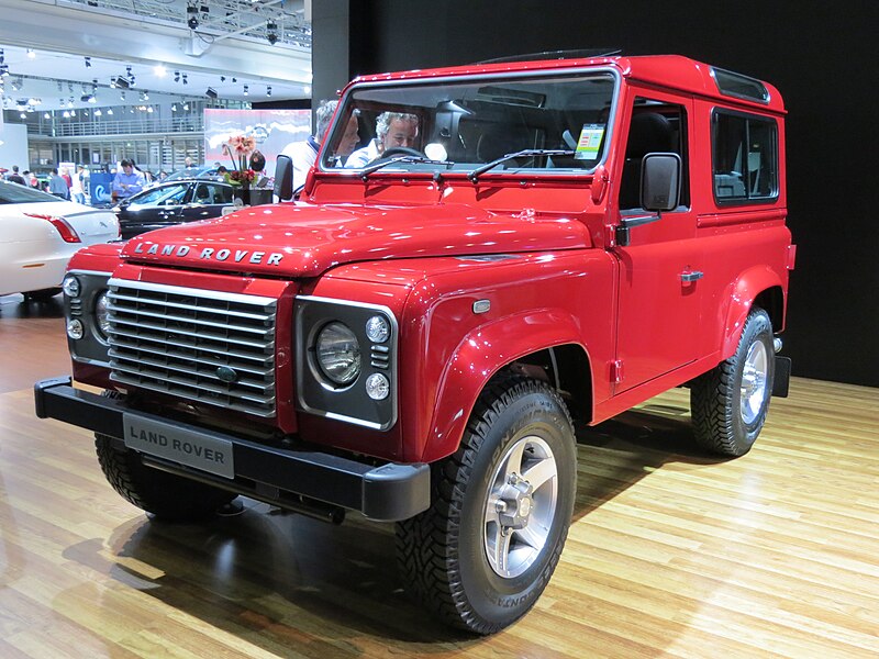 File:2012 Land Rover Defender 90 (L316 MY12) 3-door wagon (2012-10-26) 01.jpg