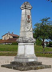 Le monument aux morts.