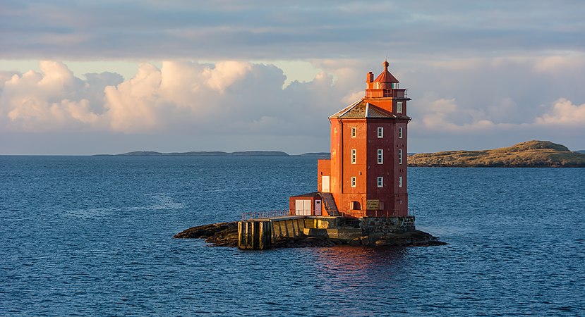 位于挪威南特伦德拉格附近的谢翁恩礁灯塔。