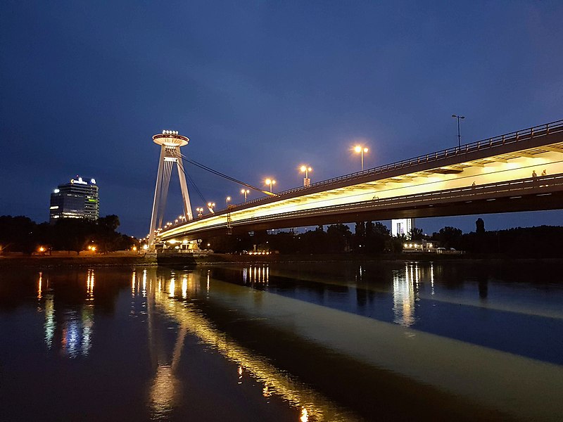 File:2018-06-25 Nový most (Bratislava) at night.jpg