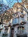 "391_Casa_Joan_Comalat,_av._Diagonal_442_(Barcelona).jpg" by User:Enric