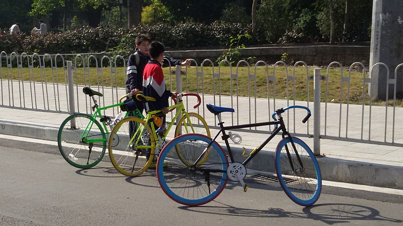 File:3 Fixed-gear bicycles.jpg