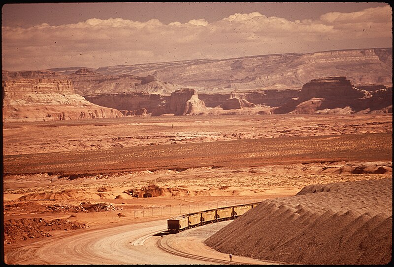 File:ARIZONA-NAVAJO RESERVATION - NARA - 544418.jpg