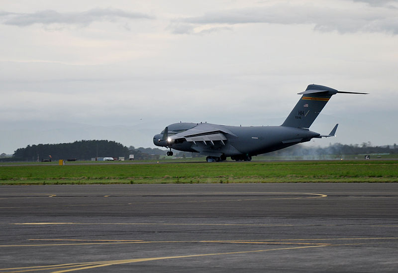 File:A U.S. Air Force C-17 Globemaster III aircraft touches down Nov. 11, 2013, during Kiwi Flag as part of Southern Katipo 2013 at Royal New Zealand Air Force Base Ohakea, New Zealand 131111-F-FB147-034.jpg