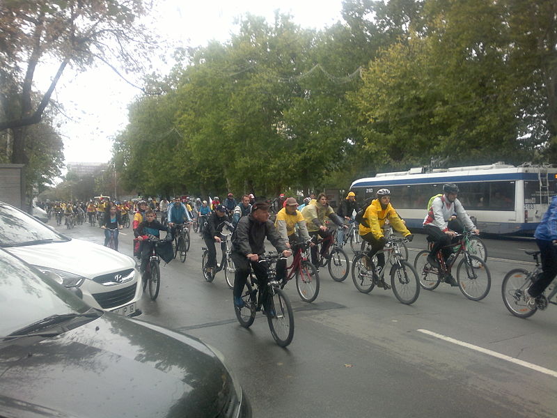 File:Acțiunea Velohora 2013, Chișinău.jpg