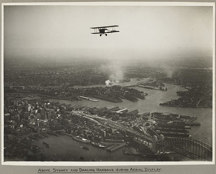 File:Aerial view of Sydney and the Harbour Bridge on the day of the official opening celebrations of the Sydney Harbour Bridge, 19 March, 1932 (6174054108).jpg