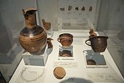 Vases à inscriptions. Cruche à g. v. 730-20. Musée national archéologique d'Athènes