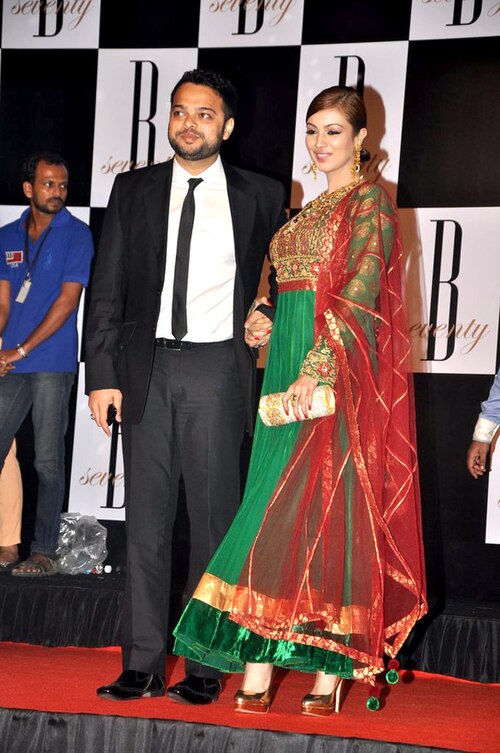 Takia with husband at Amitabh Bachchan's 70th birthday party in 2012