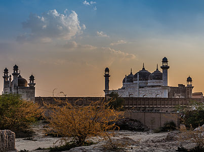 "Backside_view_of_Abbasi_Mosque" by User:Muh.Ashar