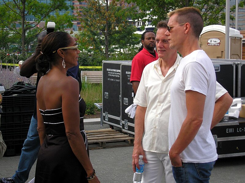 File:Baltimore Mayor Sheila Dixon & The Bacon Brothers (833707878).jpg