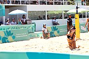 Deutsch: Beachvolleyball bei den Olympischen Jugendspielen 2018; Tag 9, 15. Oktober 2018; Mädchen, Viertelfinale: USA-Spanien 2–1 (21–19/17–21/15–9) English: Beach volleyball at the 2018 Summer Youth Olympics at 15 October 2018 – Girls Quarterfinals: USA-Spain 2–1 (21–19/17–21/15–9)