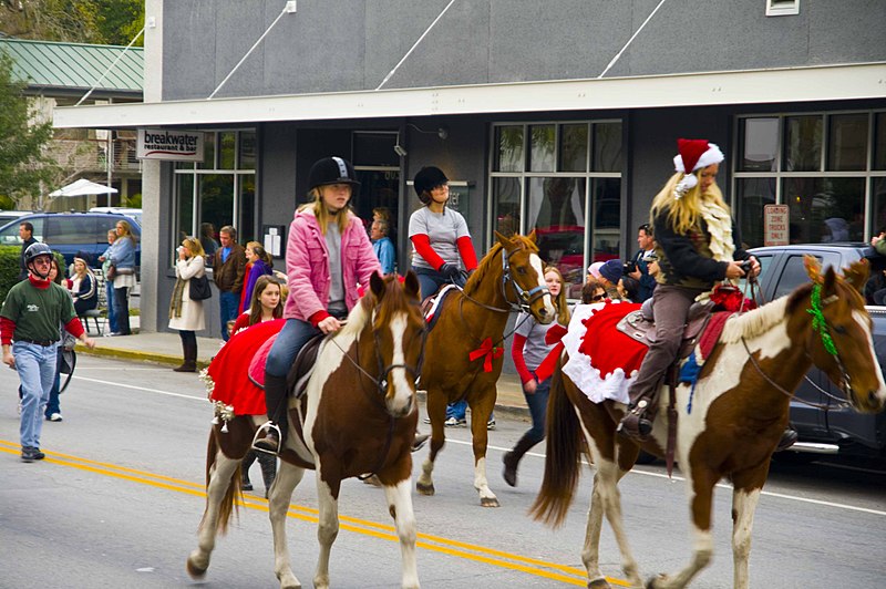 File:Beaufort Christmas Parade 18 (5235877338).jpg