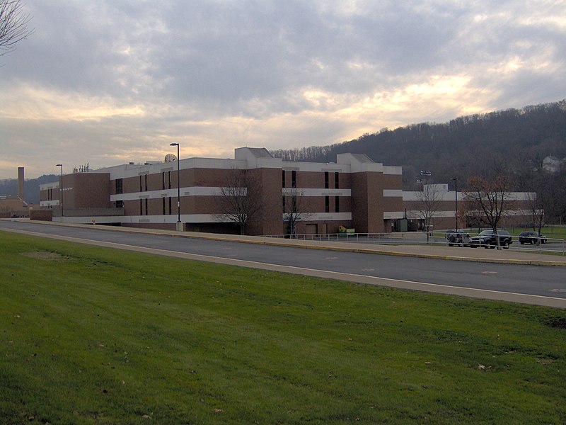 File:Beaver Falls High School.jpg