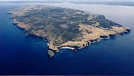 Luchtbeeld van Bell Island gezien vanuit het zuidwesten met The Bell in de voorgrond