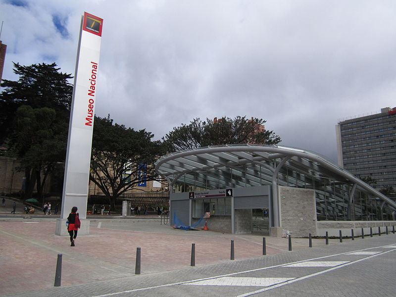 File:Bogotá TM Museo Nacional.jpg