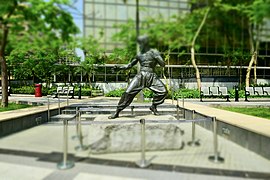 Bruce Lee Statue at Avenue of Stars, HongKong (Ank Kumar, Infosys) 01.jpg