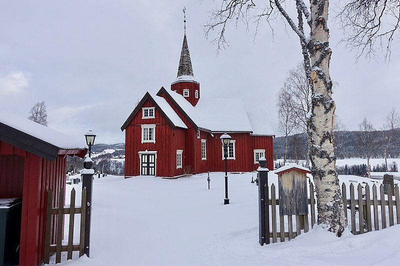 File:Budal kirke-kyrkje (church built 1754). Midtre Gauldal, Trøndelag, Norway. Graveyard, snow. 2019-03-11 DSC07582.jpg