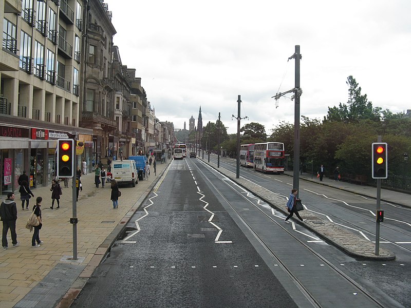 File:Buses are back on Princes Street (geograph 3022879).jpg