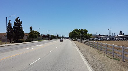Route 135 as Broadway in Santa Maria near its northern terminus, looking southbound, June 2014