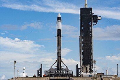 Falcon 9 ahead of launch