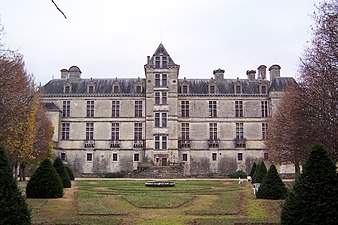 Vue ouest du château (nov. 2011).