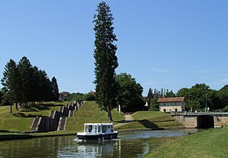 320px-Canal_de_Briare_-_Les_deux_trac%C3