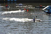 Deutsch: Kanusport bei den Olympischen Jugendspielen 2018; Tag 10, 16. Oktober 2018; Finale Jungen Einer-Kajak-Slalom: Lan Tominc (Slowenien, Gold) - Guan Changheng (China, Silber) - Tom Bouchardon (Frankreich, Bronze) English: Canoeing at the 2018 Summer Youth Olympics at 16 October 2018 – Boys' K1 slalom Gold Medal Race: Lan Tominc (Slovenia, gold) - Guan Changheng (China, silver) - Tom Bouchardon (France, bronze)