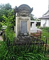 Mormântul lui Ariton von Pruncul (1823-1894) în cimitirul din jurul capelei