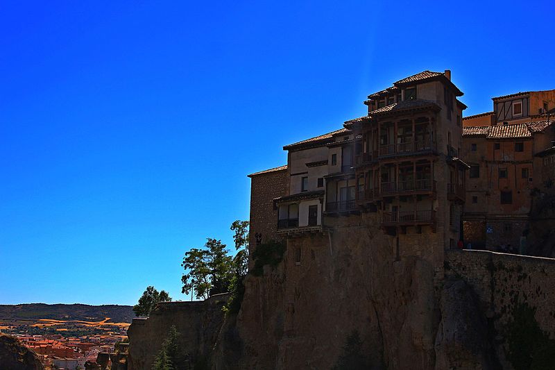 File:Casasa Colgadas Cuenca.jpg