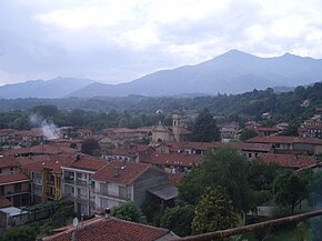 Castellamonte Panorama met SRocco.JPG