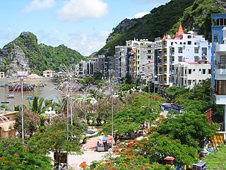 <span class="mw-page-title-main">Cát Bà Island</span> Island in Haiphong, Vietnam