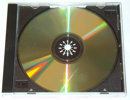 Емкость cd диска. Первый оптический диск. Первый компакт диск. Первые CD диски. 2. Компакт-диск.