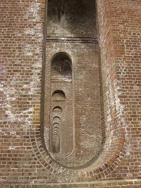 File:Chappel Viaduct 10.JPG