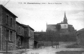 Charantonnay, mairie et presbytère en 1912, p 46 de L'Isère les 533 communes - cliché P. Bignon, Massot édituer.tif