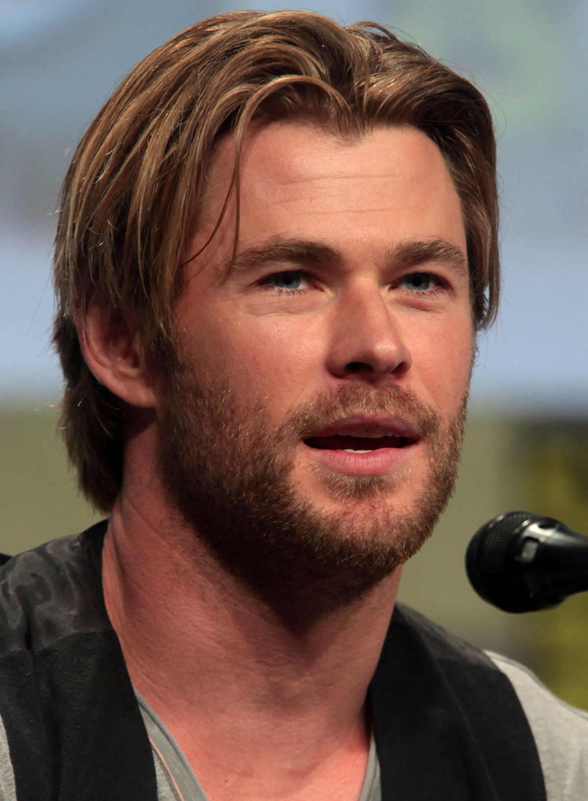 Chris Hemsworth - Wikipedia