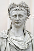 Бюст на Клавдий с гражданската корона от археологическия музей в Неапол