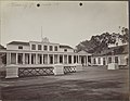 Collectie NMvWereldculturen, RV-A440-ee-35K, foto- Hotel G.G. Rijswijk, het paleis van de Gouverneur Generaal, het huidige Istana Negara, Woodbury & Page, 1875.jpg