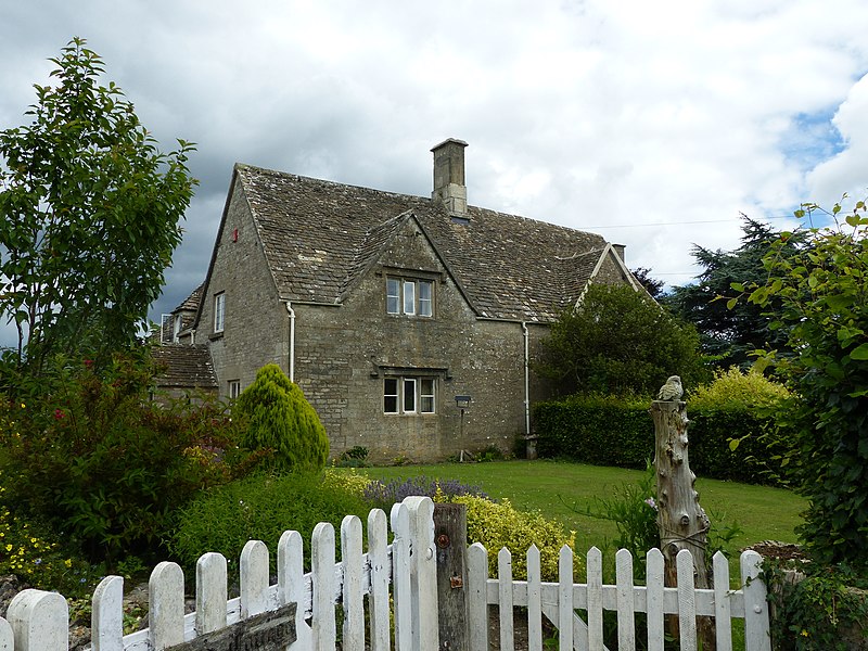 File:Cotswold Cottage, Birdlip.jpg