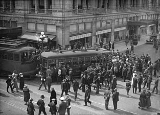 https://digitalcollections.lib.washington.edu/digital/collection/seattle/id/4475 Crowd gathered around trolley collision at 6th Ave and Pine St, Seattle…