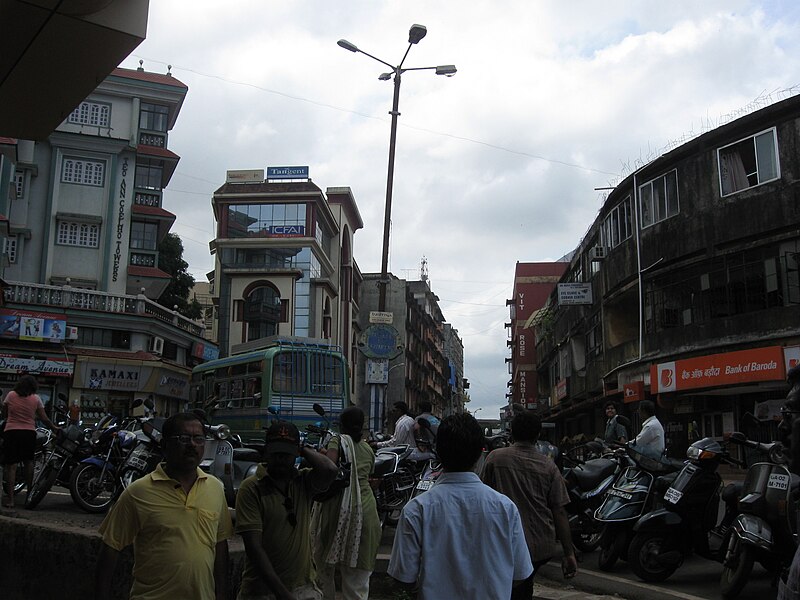 File:Crowded Margao Intersection.jpg