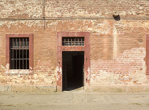 Entrance to cells 27 and 28.