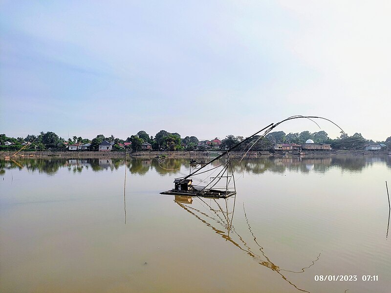 File:Danau Sipin 4.jpg