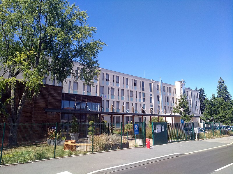 File:Dardilly - Lycée horticole (août 2018).jpg