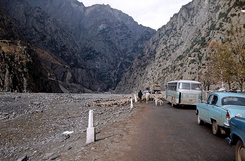 File:Darial Gorge 1970s.jpg