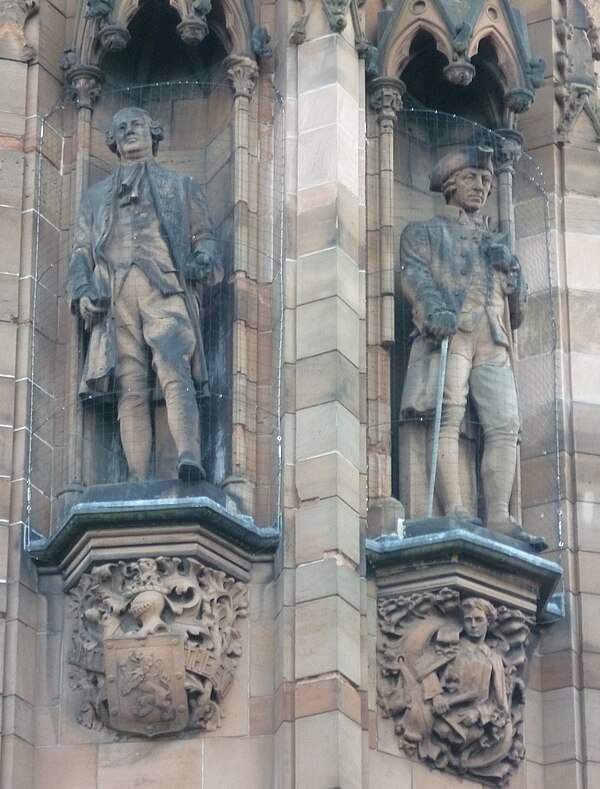 Sculpted figures of David Hume and Adam Smith on the Gallery exterior