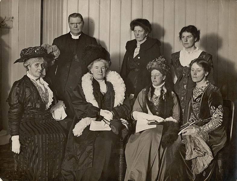 File:Debate between Suffrage & Anti-Suffrage Societies held at Free Trade Hall, Manchester.jpg