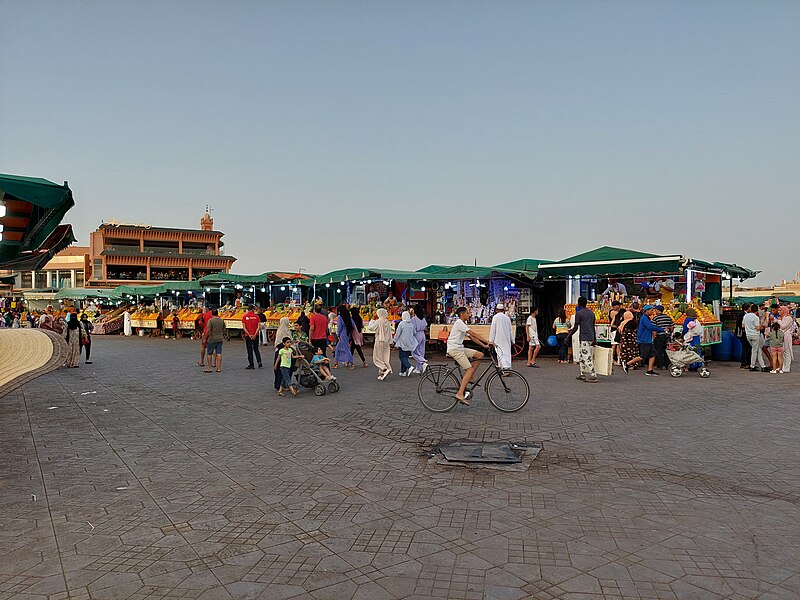 File:Djemaa-el-Fna (52089536711).jpg